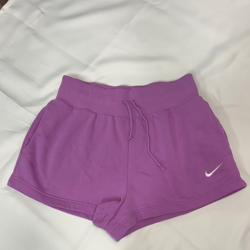 SPORTSWEARS PHOENINX FLEECE HIGH WAISTED LOOSE SHORTS.